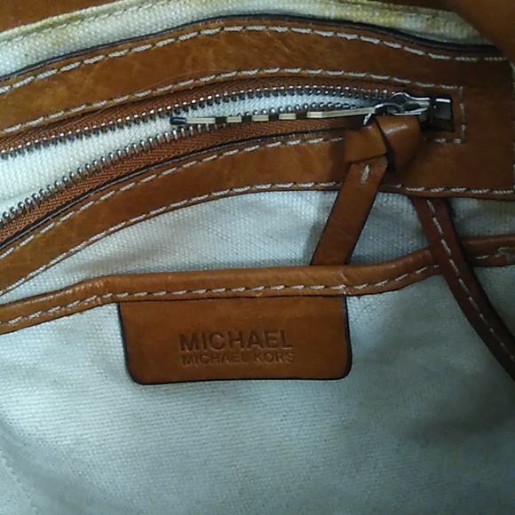 🎉HP🎉Michael Kors Hutton Leather Hobo, Brown - Picture 6 of 14